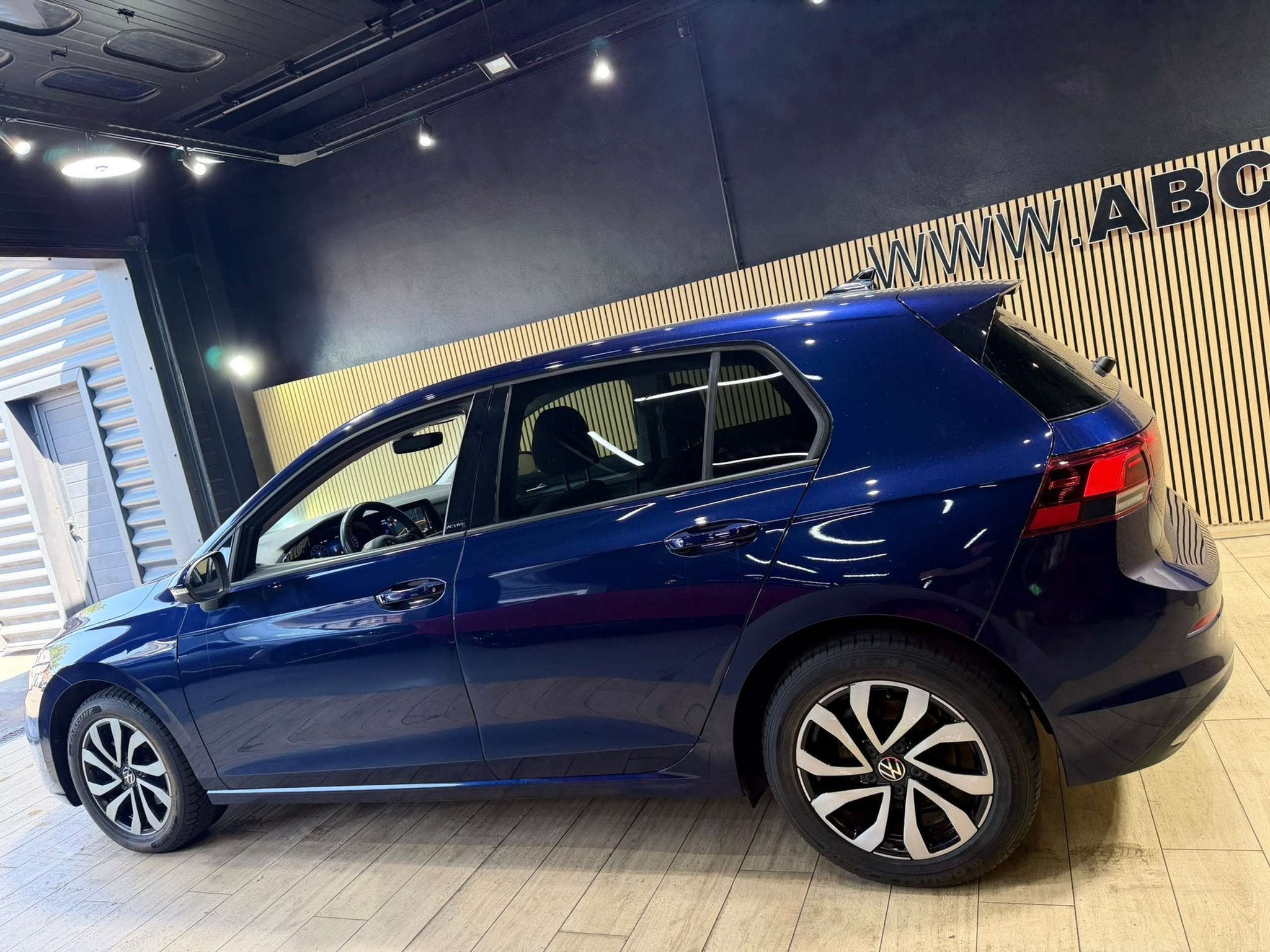 Volkswagen Golf 1.0 TSI * GARANTIE 12 MOIS * 1ER PROP * SPOR, Auto's, Stof, Gebruikt, Zwart, 1770 kg