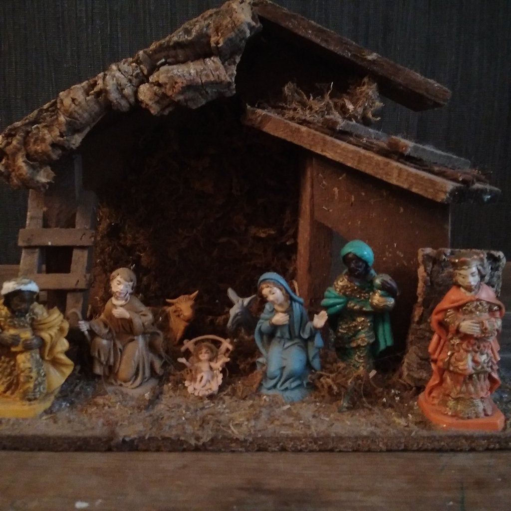 Ancienne scène de Noël avec personnages. Made in Italy, Envoi, Utilisé