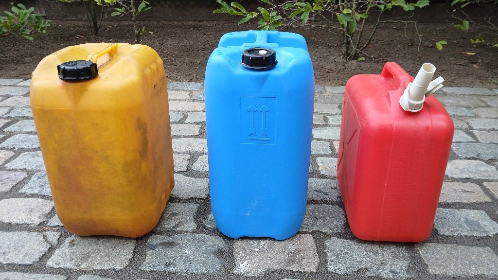 3 kunststof jerrycan,20 liter-5 euro per stuk, Auto-onderdelen, Ophalen