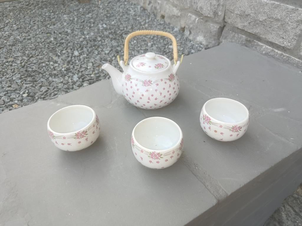 Beau service à thé en céramique, Enlèvement