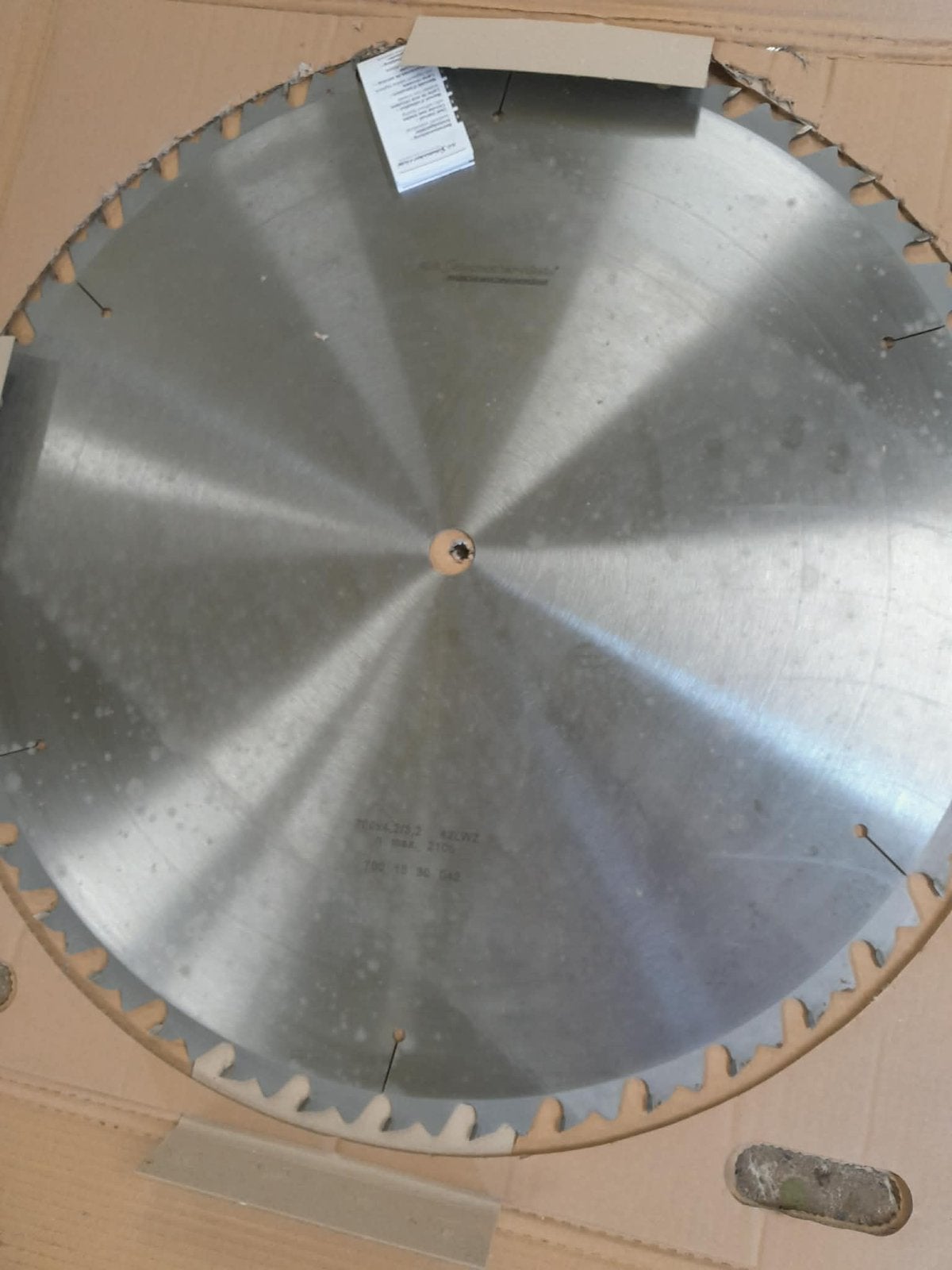 Lame de scie circulaire diam:70cm widia  (a buche), Enlèvement, Neuf