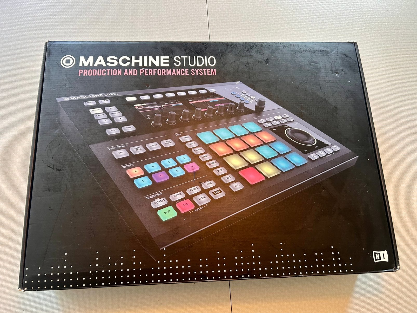 Native Instruments Maschine Studio + Komplete 11 Ultimate, Muziek en Instrumenten, Midi-apparatuur, Ophalen of Verzenden, Zo goed als nieuw