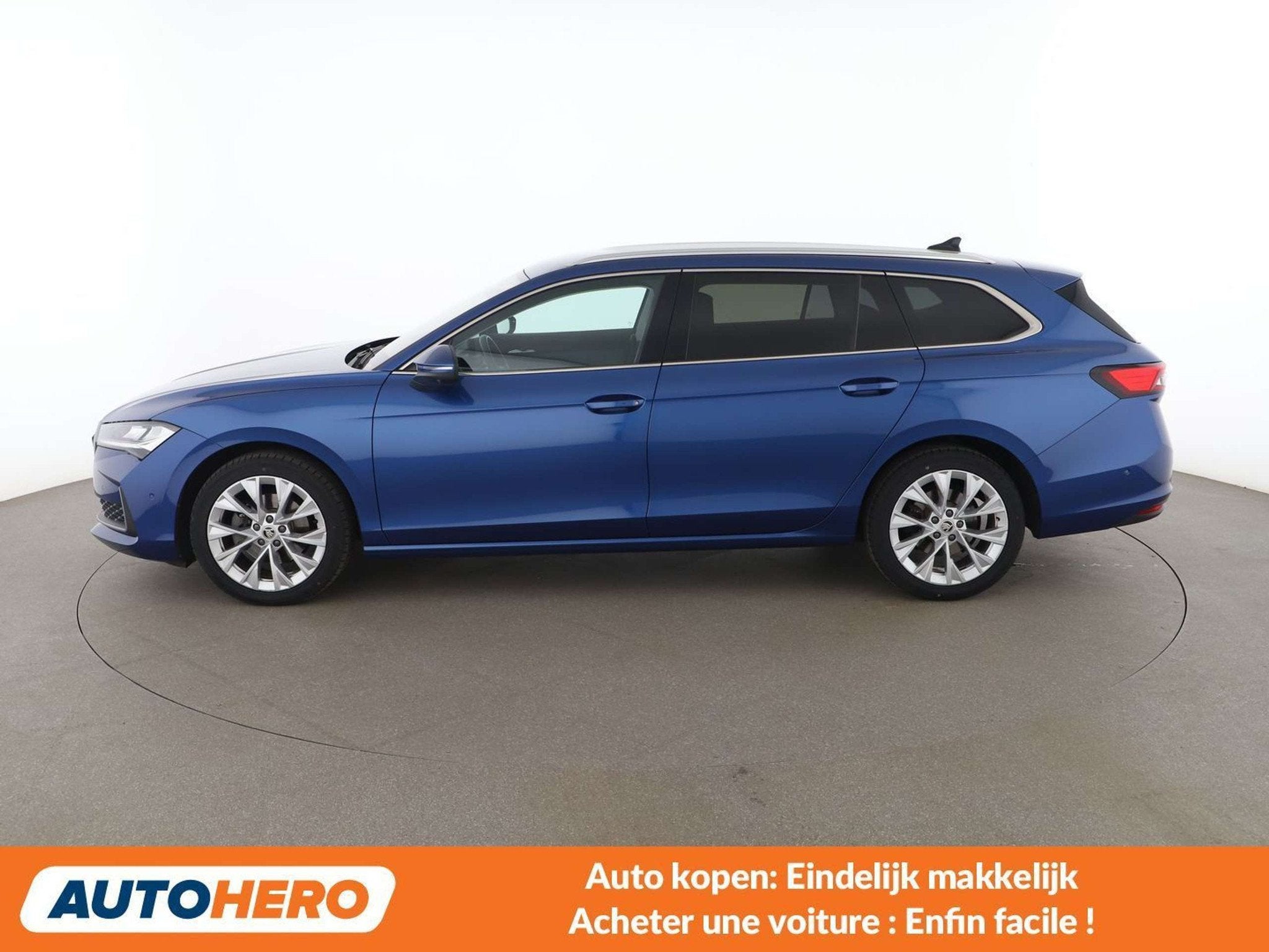 Skoda Superb 1.5 TSI mHEV Selection (bj 2024, automaat), Auto's, Skoda, Stof, 110 kW, Blauw, 127 g/km