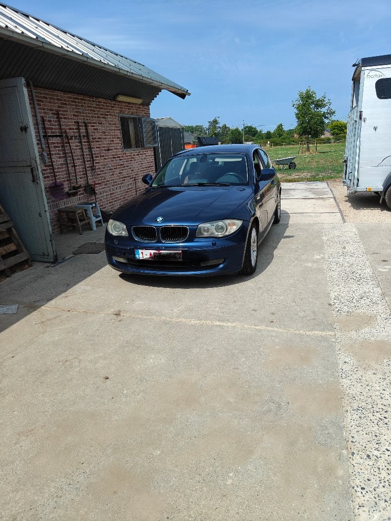 BMW 116i 2011, Auto's, BMW, Euro 5, 4 cilinders, Start-stop-systeem, Blauw