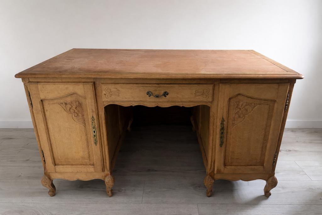 Bureau ancien en chêne massif – Style Louis XV, Enlèvement