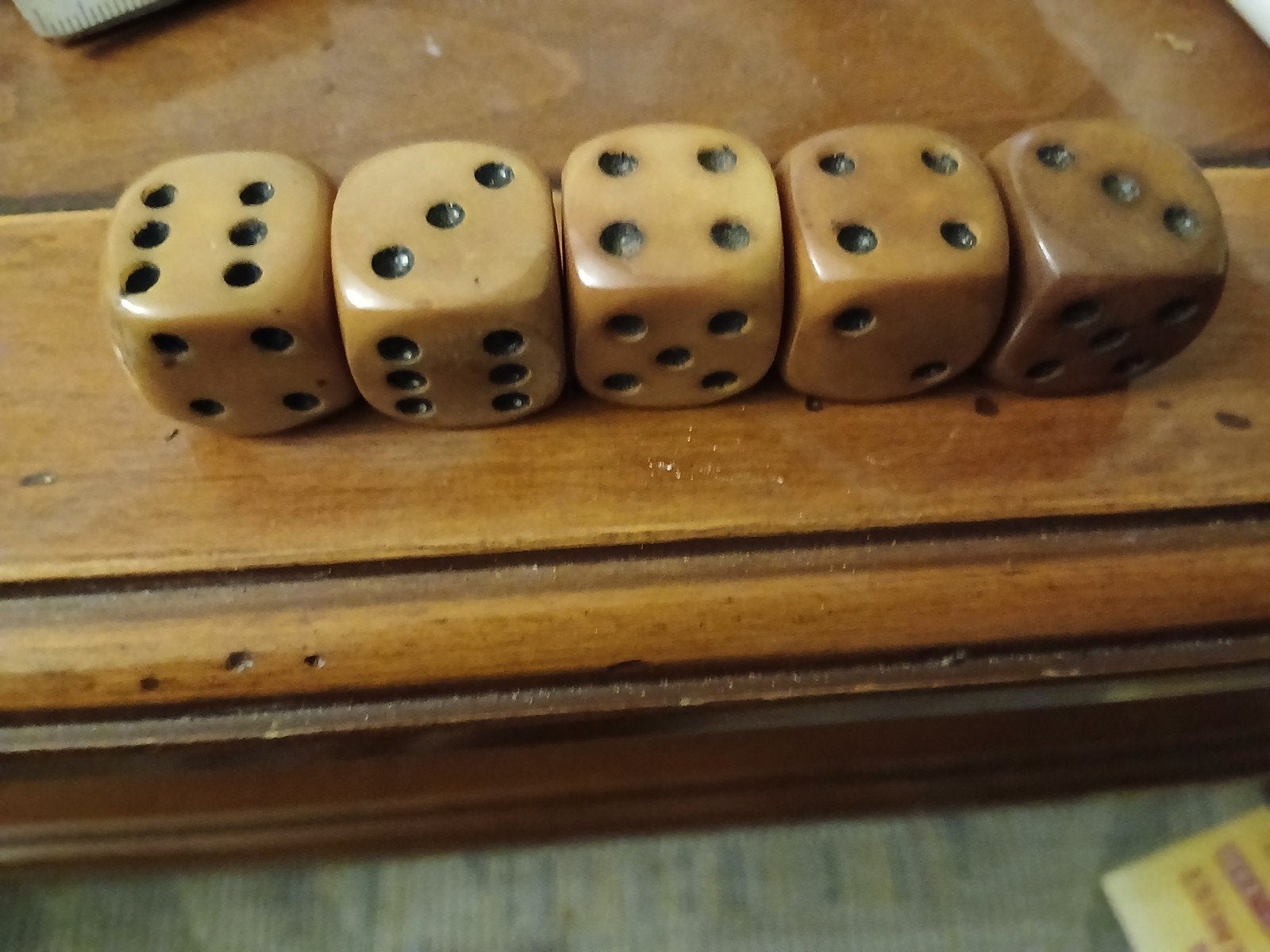 prachtige vintage bakelieten dobbelstenen, Antiek en Kunst, Ophalen