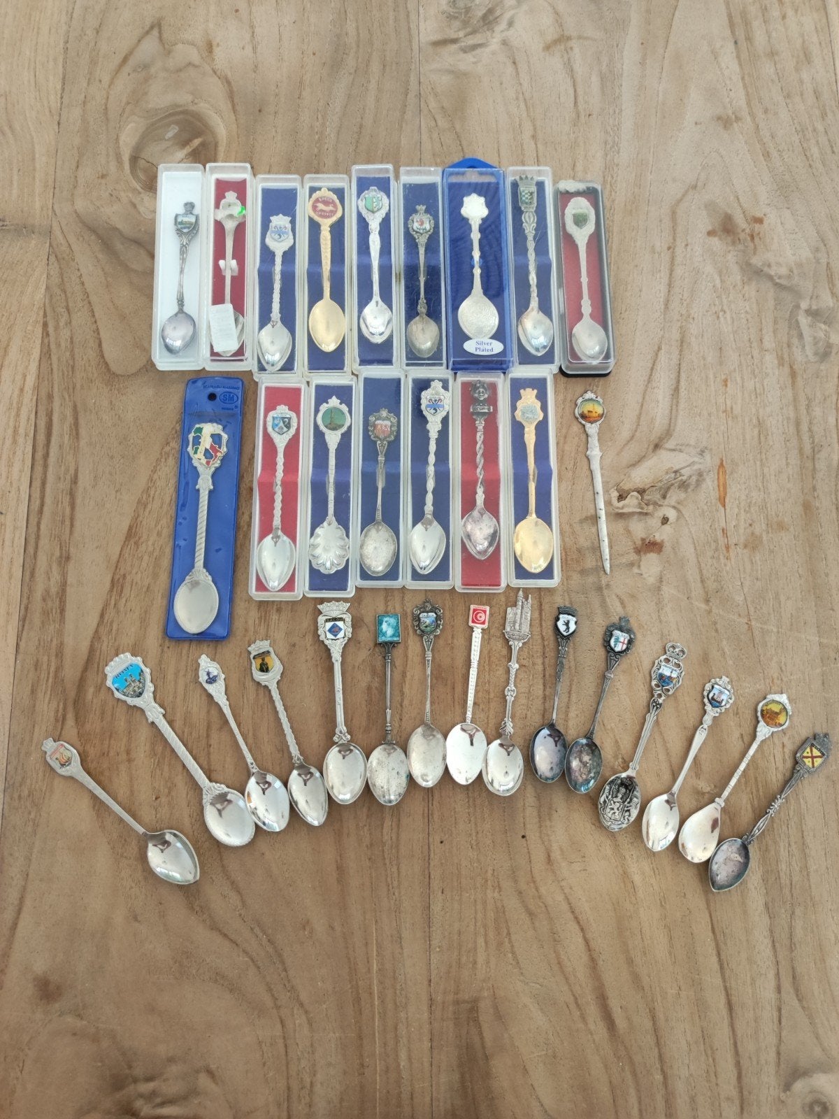 Verzameling van 31 silver plated lepeltjes en 1 briefopener, Enlèvement ou Envoi