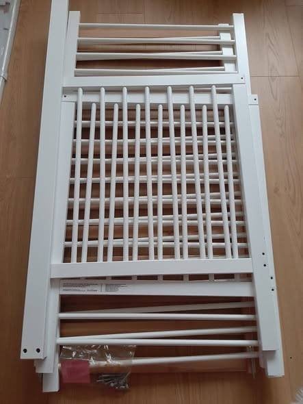 Lit bébé Mokee + matelas à l'aloe vera, Enfants & Bébés, Moins de 70 cm, Comme neuf, Moins de 140 cm, Enlèvement