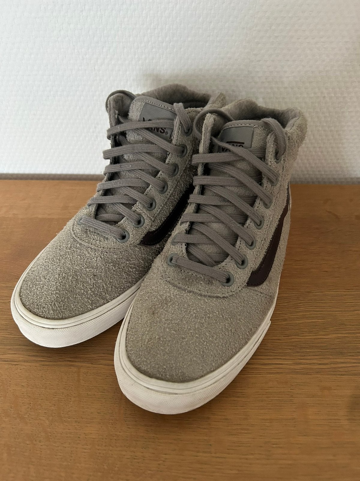 Grijze Suède Maddie Women High Vans maat 37, Ophalen of Verzenden, Zo goed als nieuw, Sneakers, Grijs