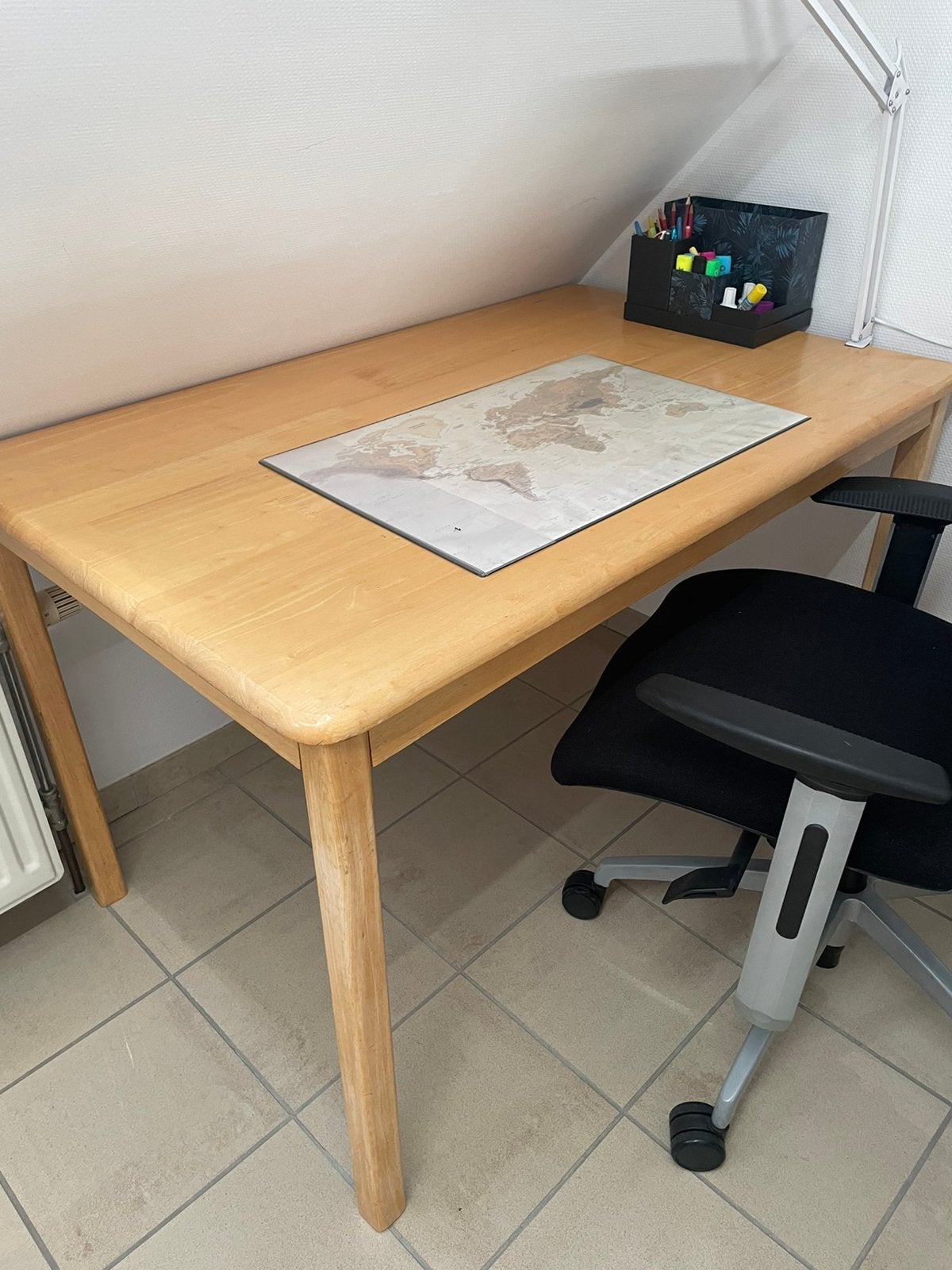 Gratis tafel en kast!!! Moet weg!!!, Huis en Inrichting, Ophalen, Gebruikt
