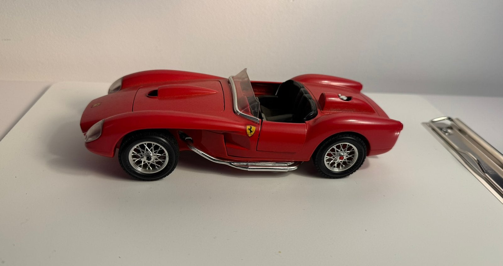 Bburago Ferrari 250 Testa Rossa 1957 1:24 Red Diecast, Enlèvement ou Envoi, Utilisé, Voiture, Burago