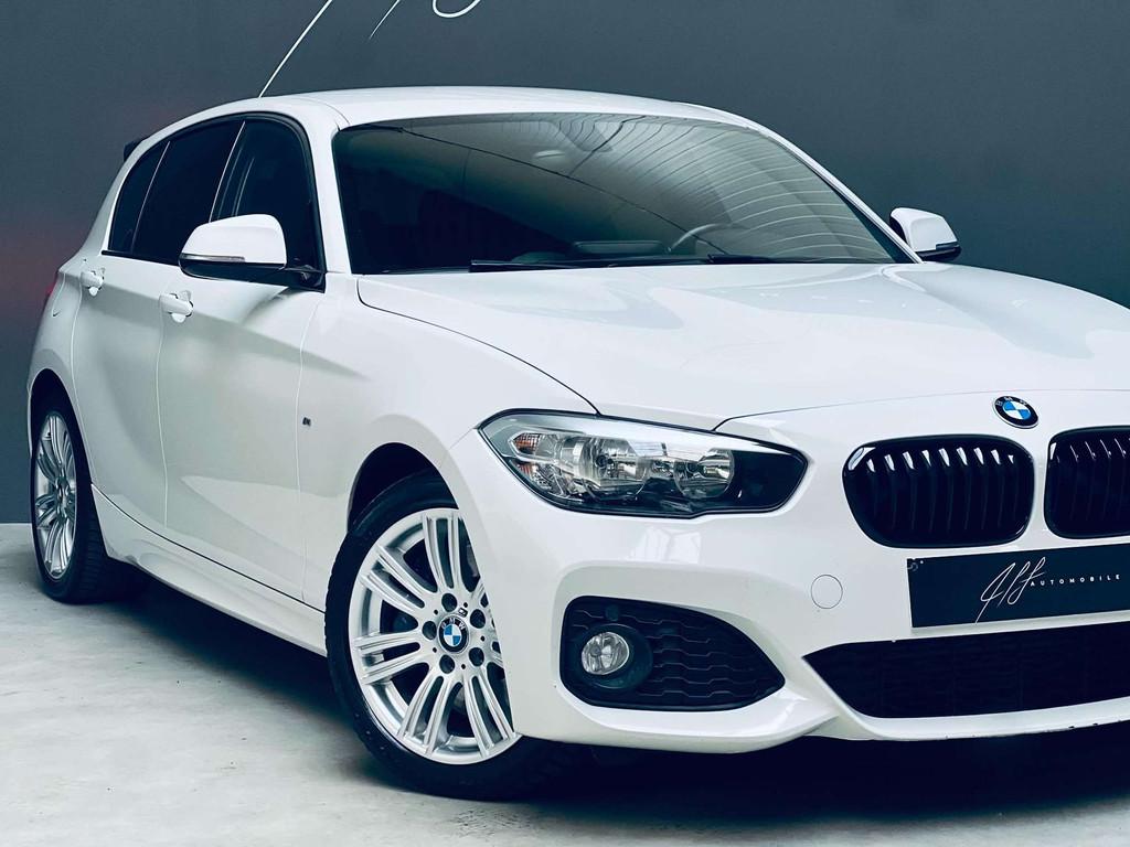 BMW 1 Serie 118 i *FULL PACK M*CLIMATISATION*CARNET COMPLET*, Auto's, BMW, 1 Reeks, Gebruikt, Alcantara, Wit