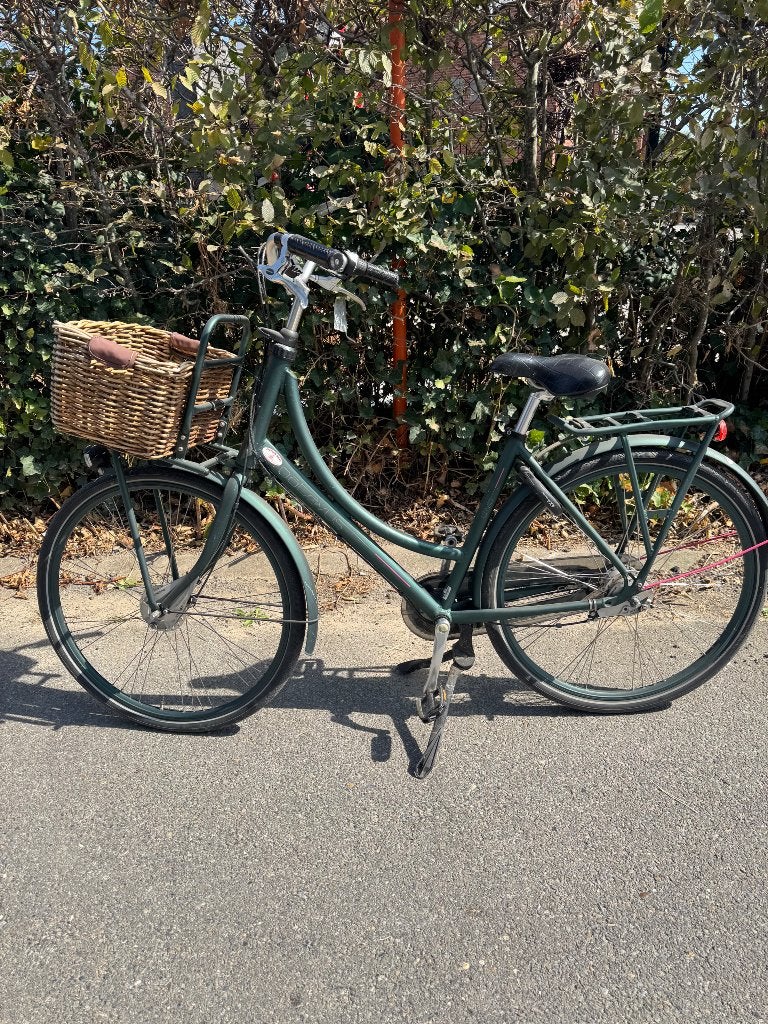 Damesfiets Batavus met voordrager en mand, Ophalen, Versnellingen, Batavus, Zo goed als nieuw