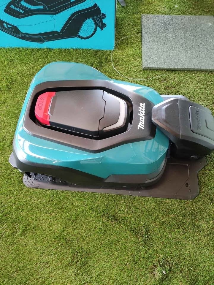 Tondeuse à gazon robotique Makita, Neuf, 20 à 25 cm, Avec capteur de pluie, Makkita