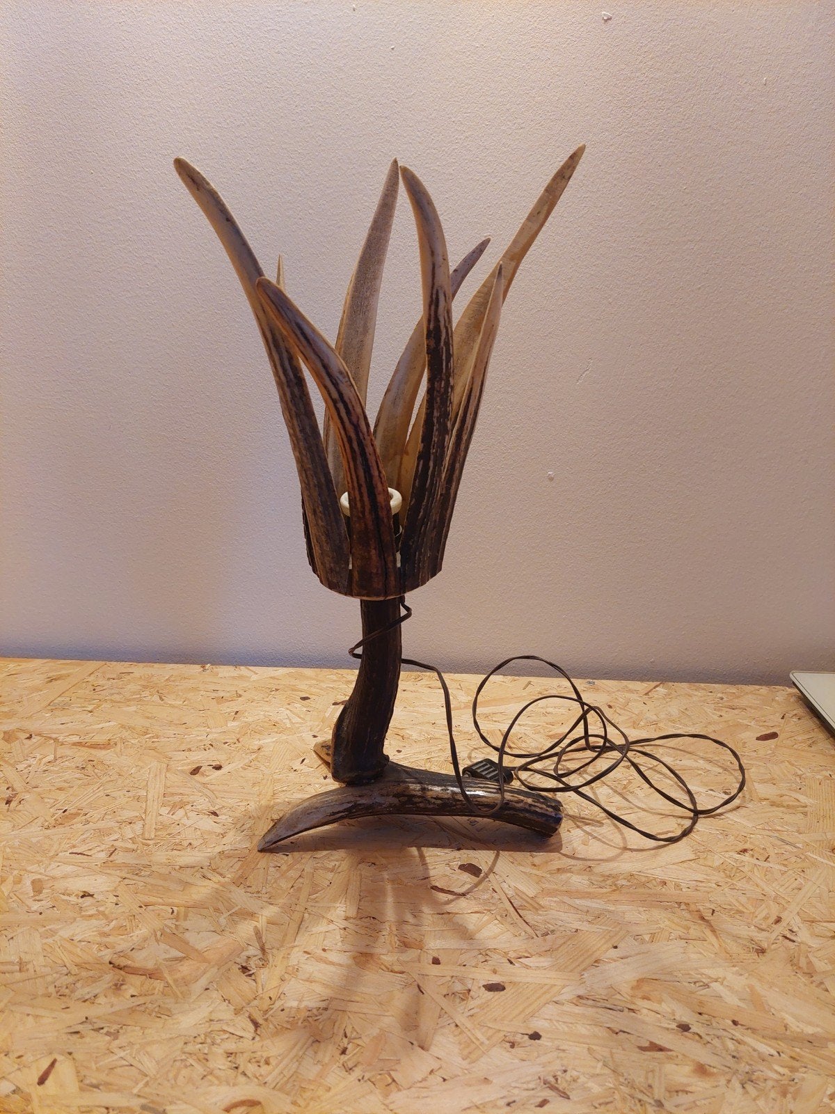 lampe de table en corne de cervidé, Beige, Enlèvement, Utilisé