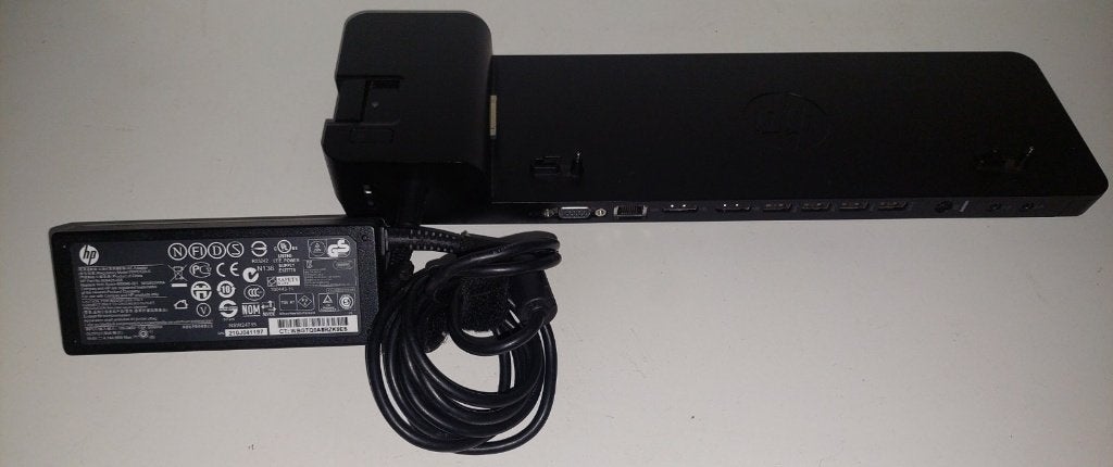 HP 2013 UltraSlim Dock D9Y32AA + 45W Oplader – Nieuwstaat, Computers en Software, Dockingstations, Zo goed als nieuw, Docking station