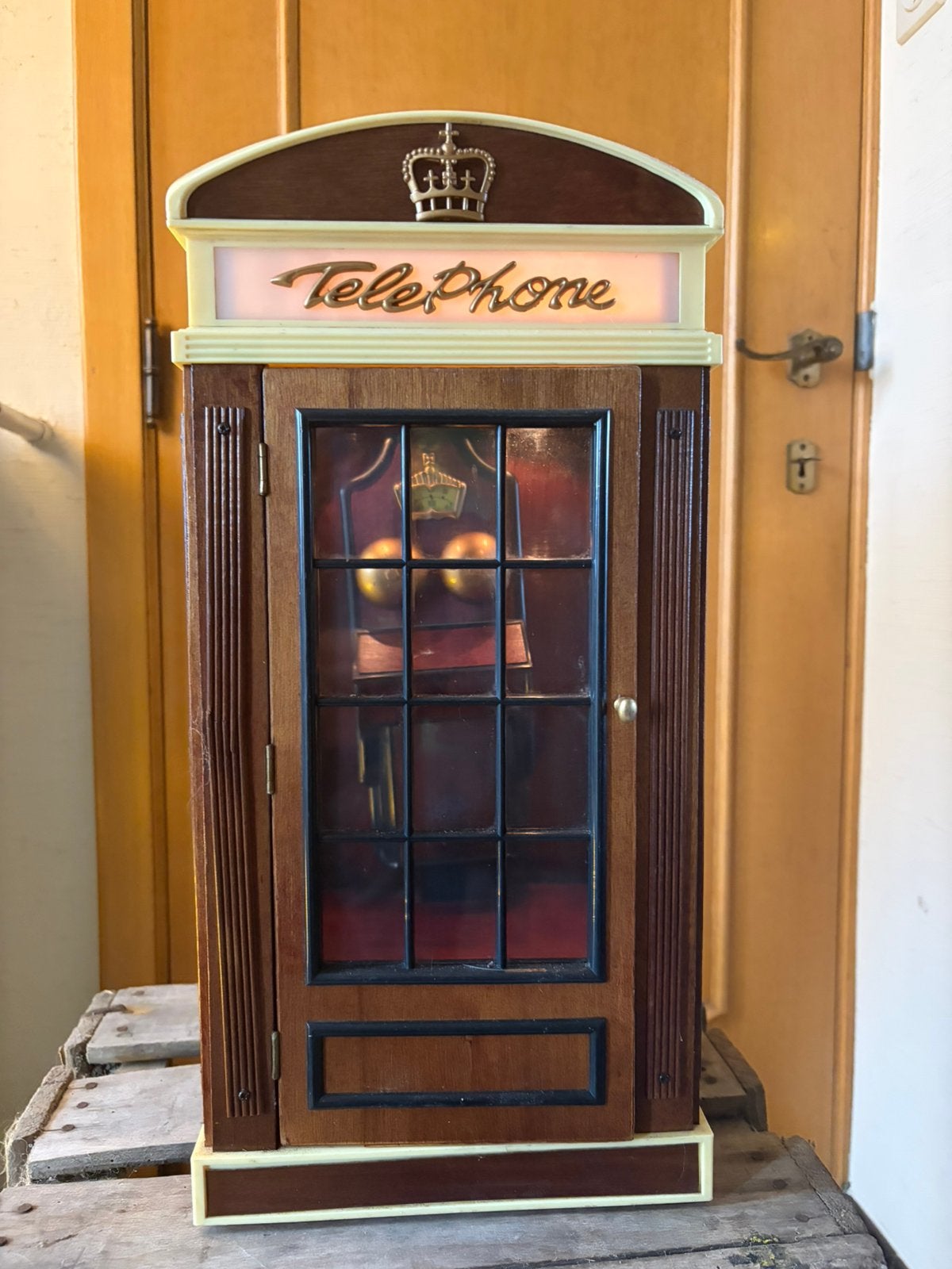 Telefooncel met radio en verlichting, Ophalen of Verzenden, Zo goed als nieuw