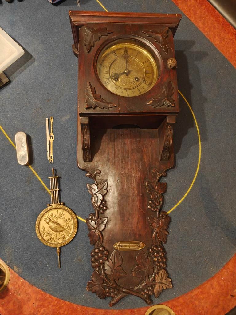 Antieke Houten Wandklok (Zwarte Woud stijl) met Prachtige Vo, Ophalen