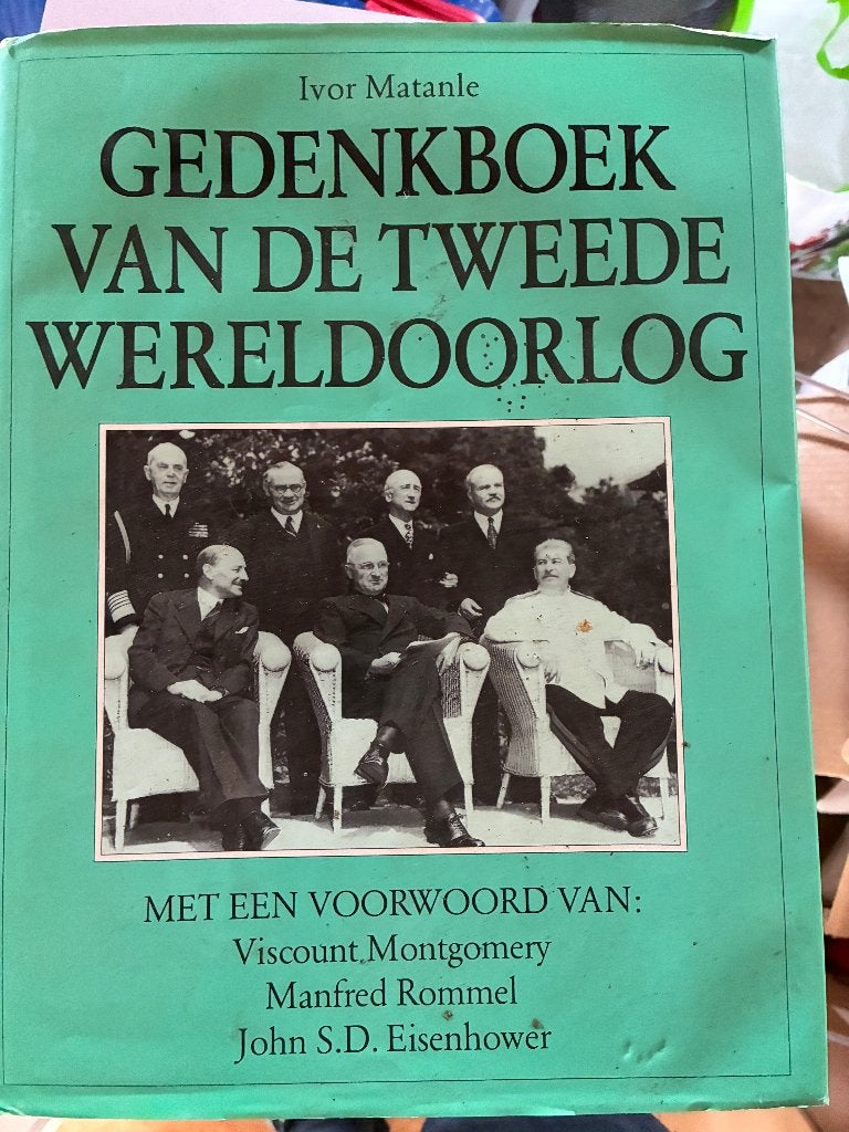 Gedenkboek Tweede Wereldoorlog, Ophalen of Verzenden, Tweede Wereldoorlog