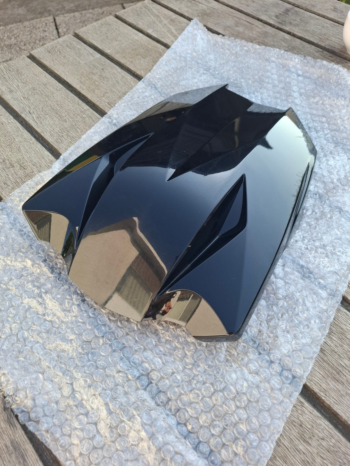 Capot de selle Z1000SX noire, Enlèvement