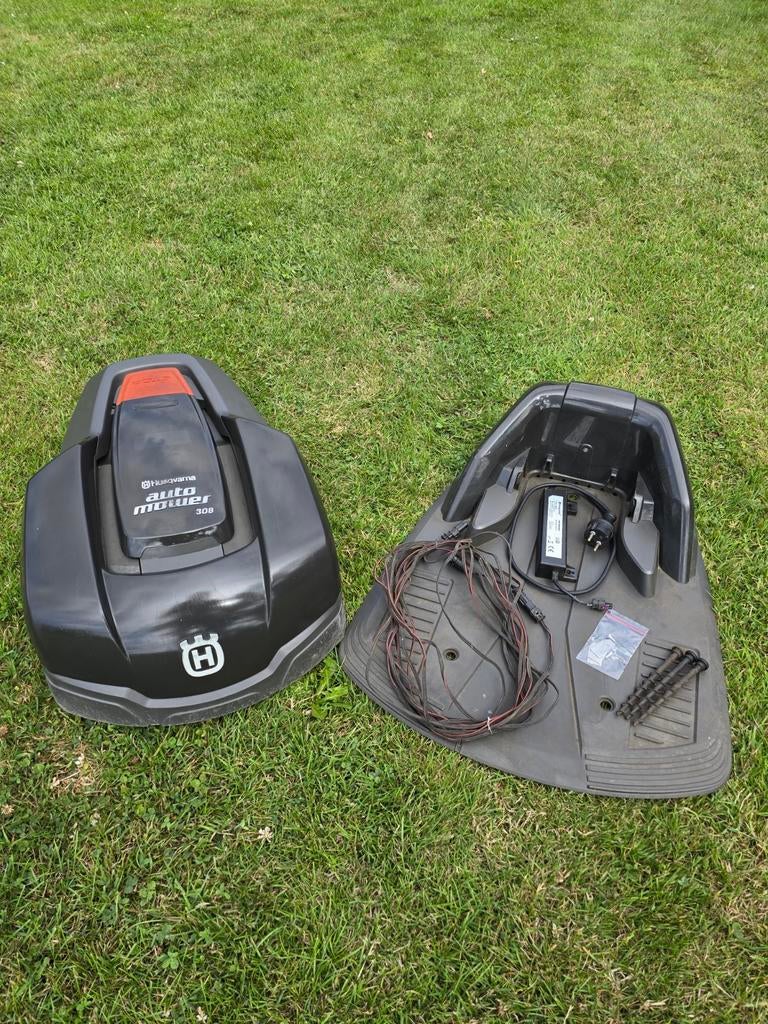 Husqvarna Automower 308 robotmaaier compleet werkend 800m2, Tuin en Terras, Ophalen, Gebruikt, Husqvarna