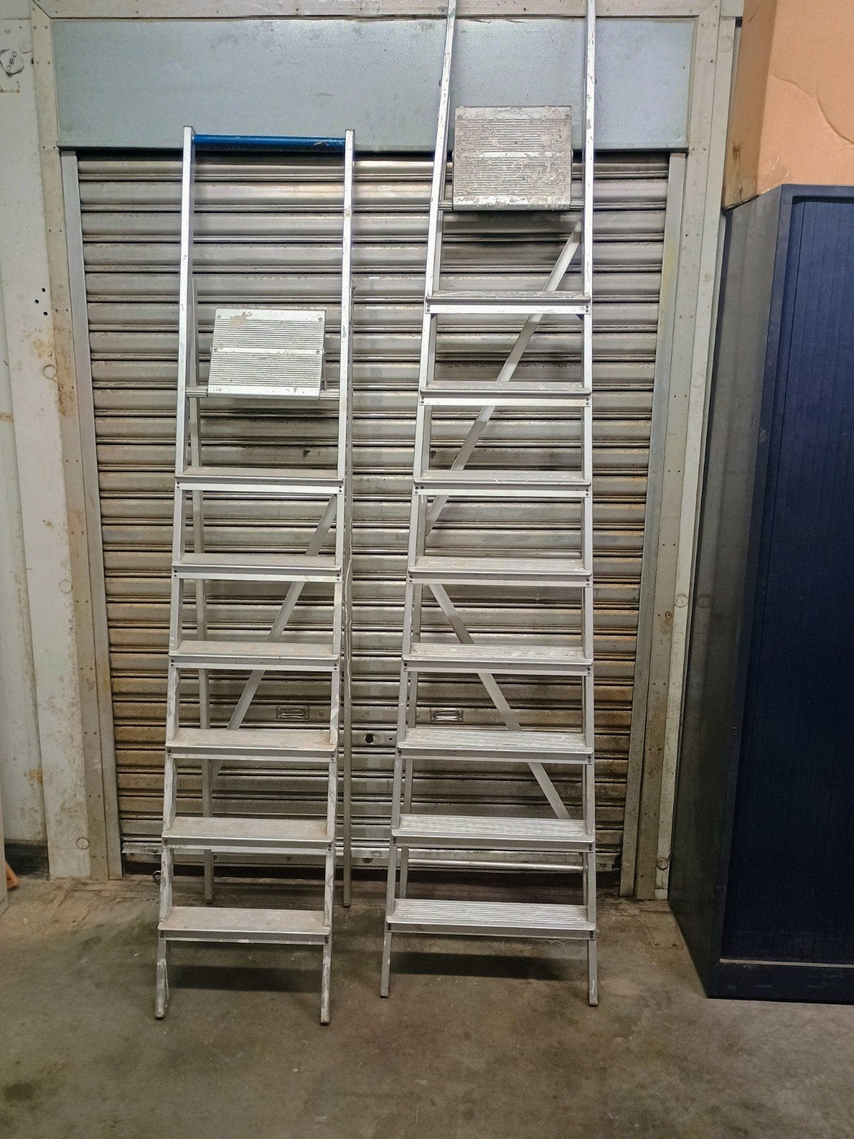 2 ALUMINIUM LADDERS VAN PROFESSIONELE KWALITEIT