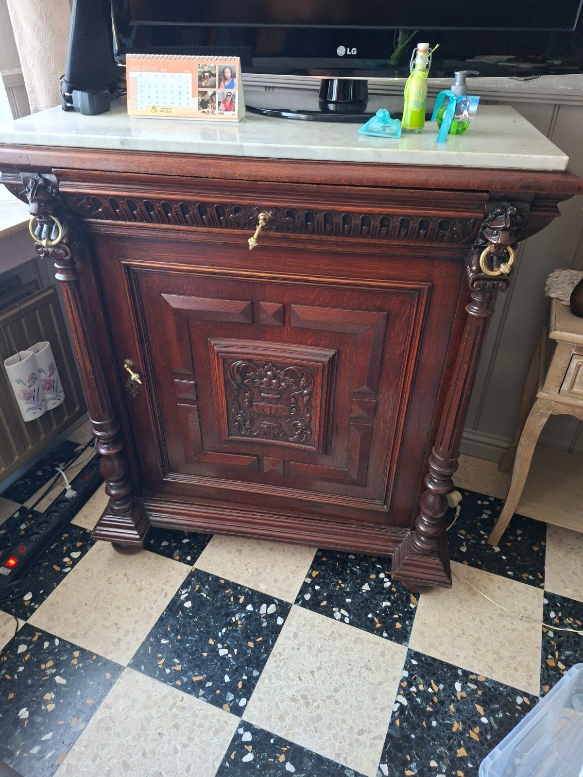 mechelse kast, Ophalen