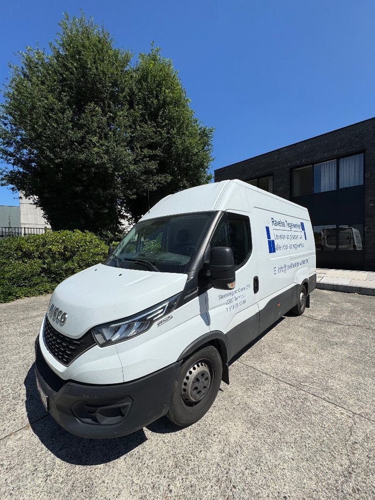IVECO 35x16 - AUTO ; 3,5T ; Attelage de remorque ; NAV, Autos, Camionnettes & Utilitaires, Capteur de lumière, Achat, Noir, 2470 kg
