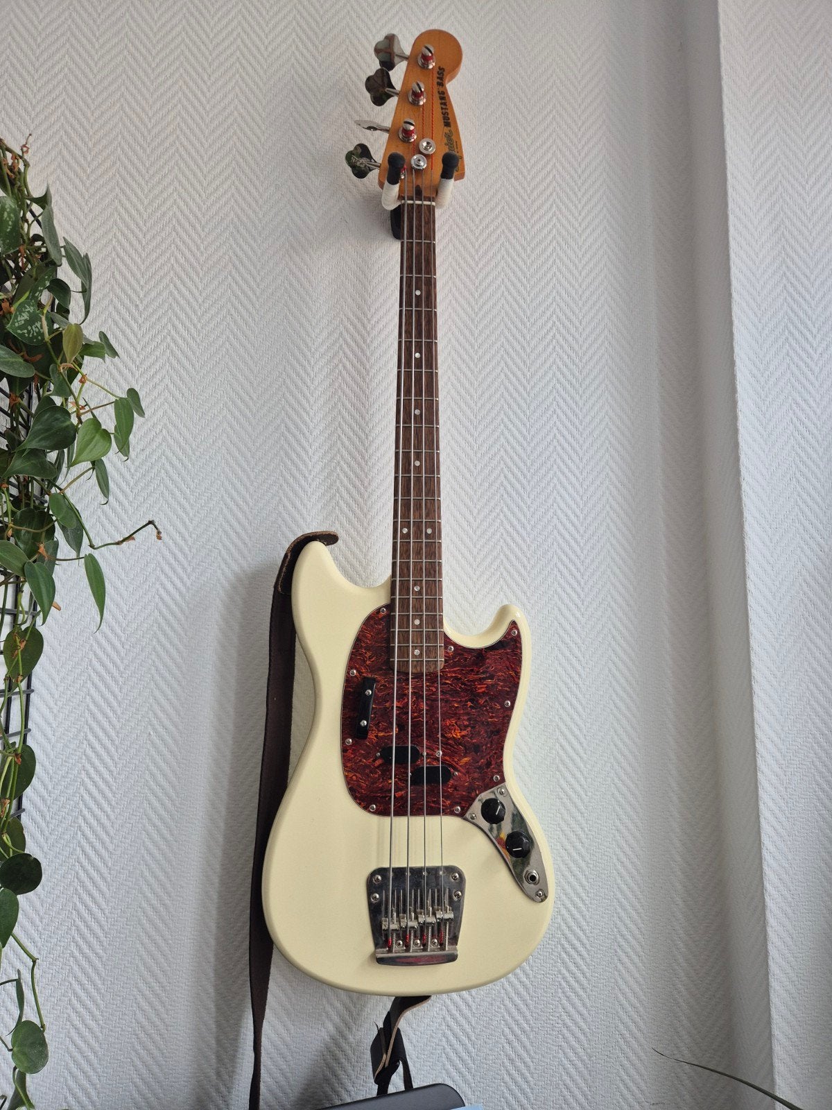 Basse Mustang Squier CV, Enlèvement, Comme neuf, Électrique