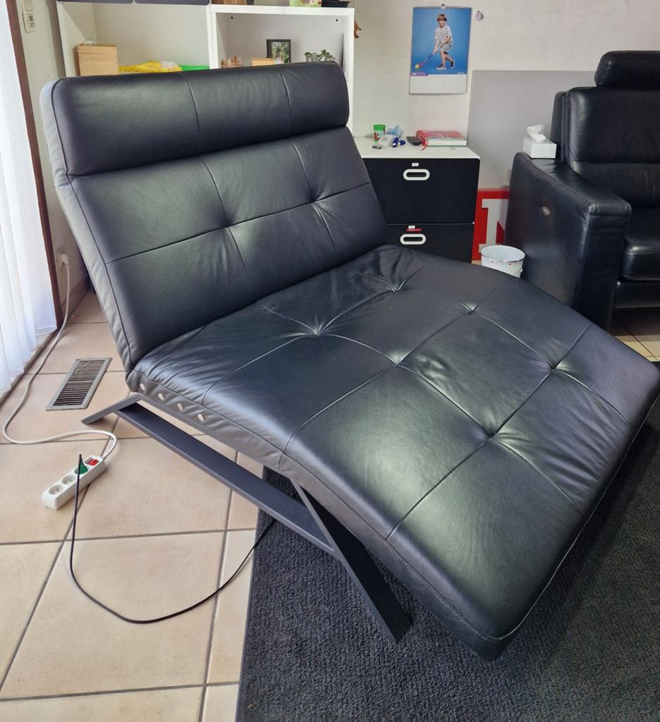Zwarte, leren relax zetel/bed, Huis en Inrichting, Ophalen