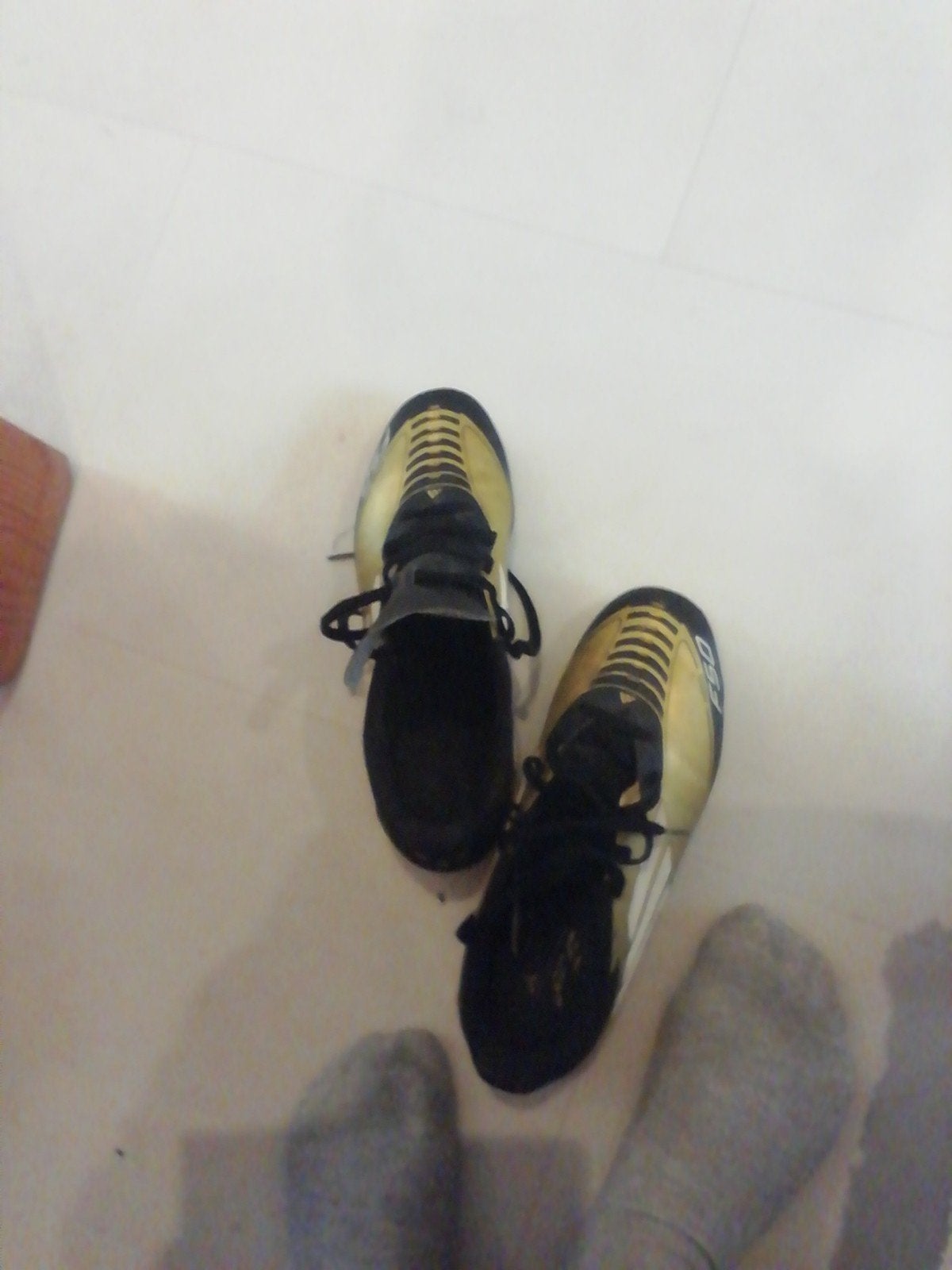 voetbal schoenen f50 adidas, Sport en Fitness, Ophalen, Gebruikt, Schoenen, Maat S