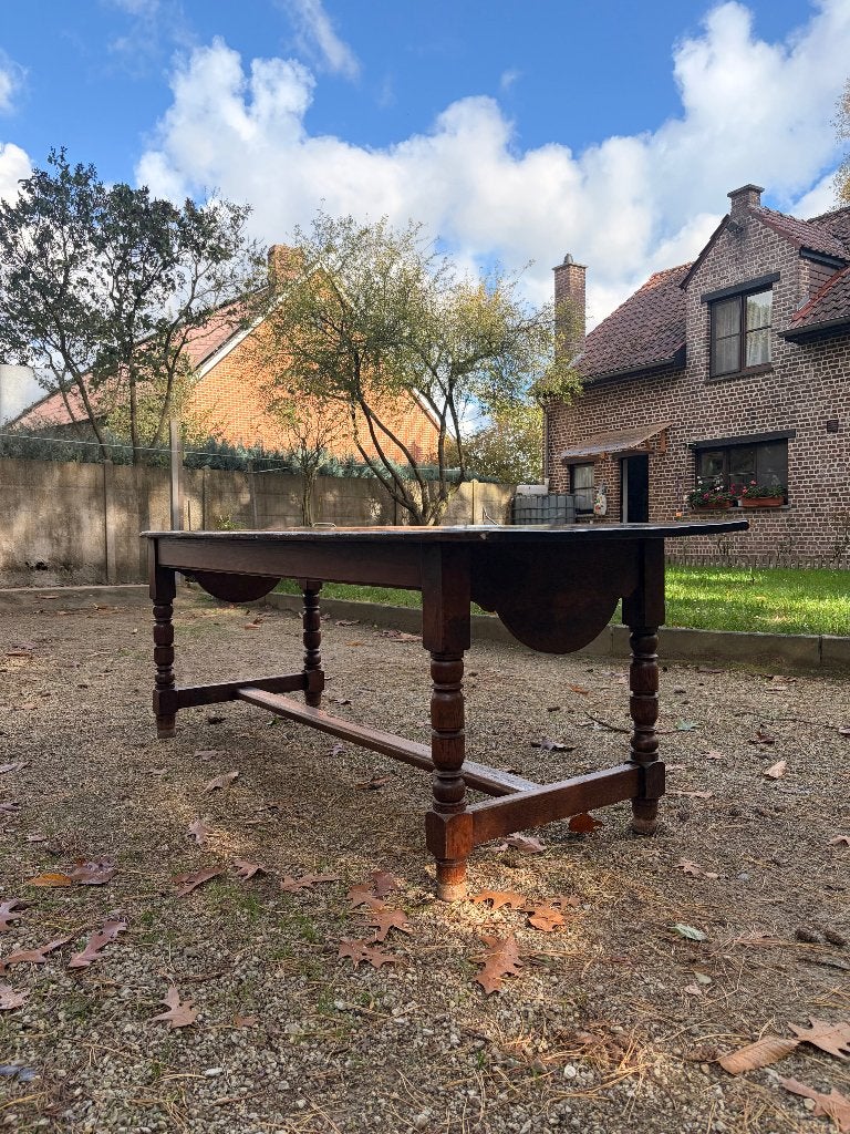 Table en bois foncé de style rustique – Pieds tournés, Maison & Meubles, 50 – 75, 200 cm ou plus, Enlèvement, Utilisé