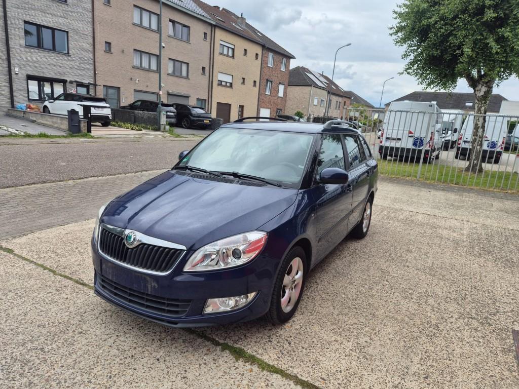 Skoda Fabia 1.2 TSI - Airco - Nouvelle chaîne distribution, Autos, Euro 5, Achat, Entreprise, Noir
