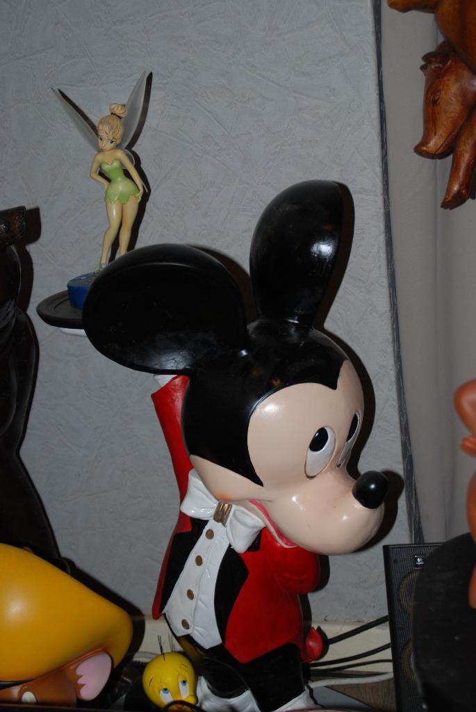 Beeld Mickey Mouse als butler, Ophalen, Mickey Mouse, Zo goed als nieuw, Beeldje of Figuurtje