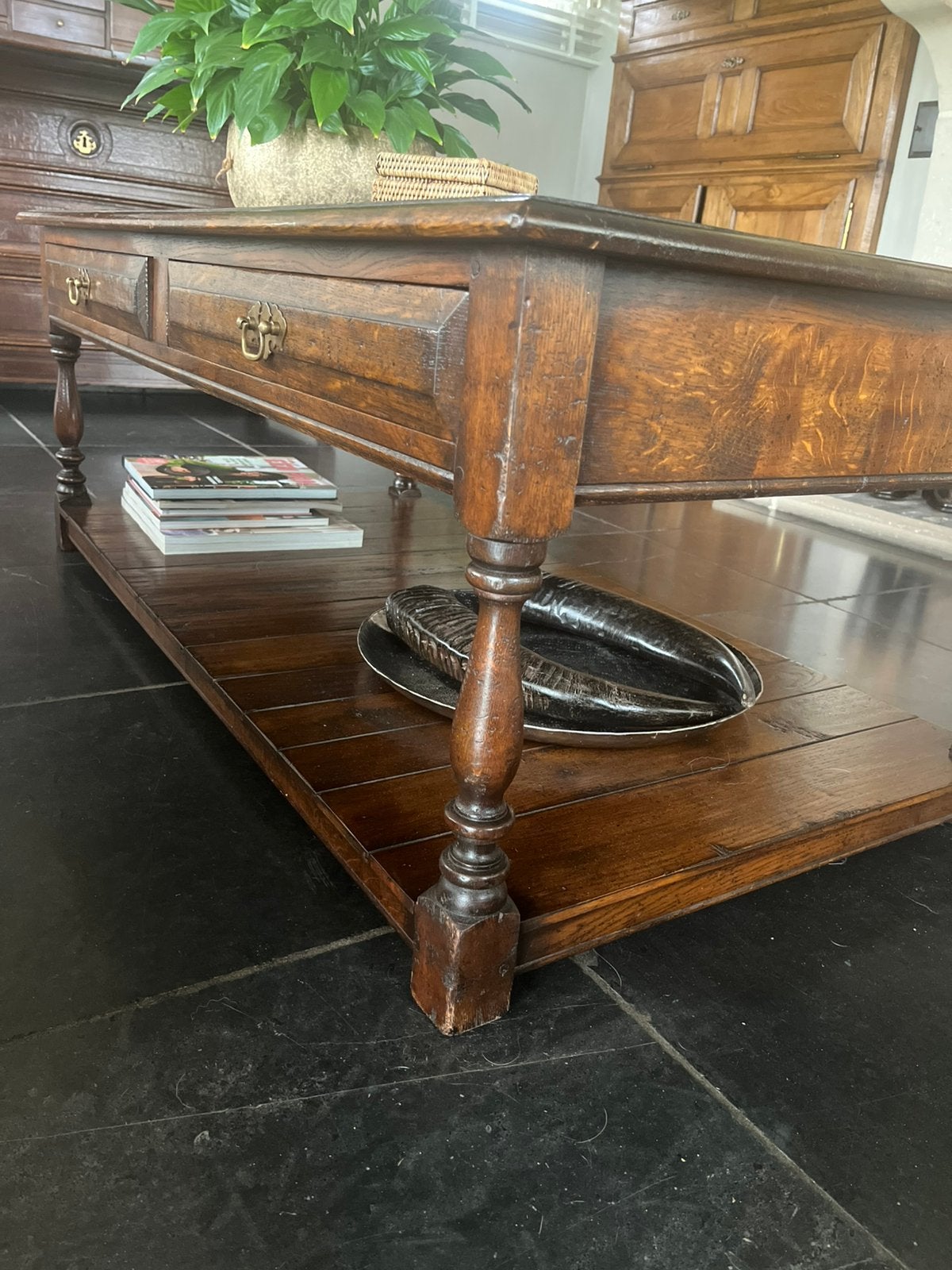 Massieve eiken salontafel met 2 laden, Huis en Inrichting, Ophalen, Zo goed als nieuw, Eikenhout