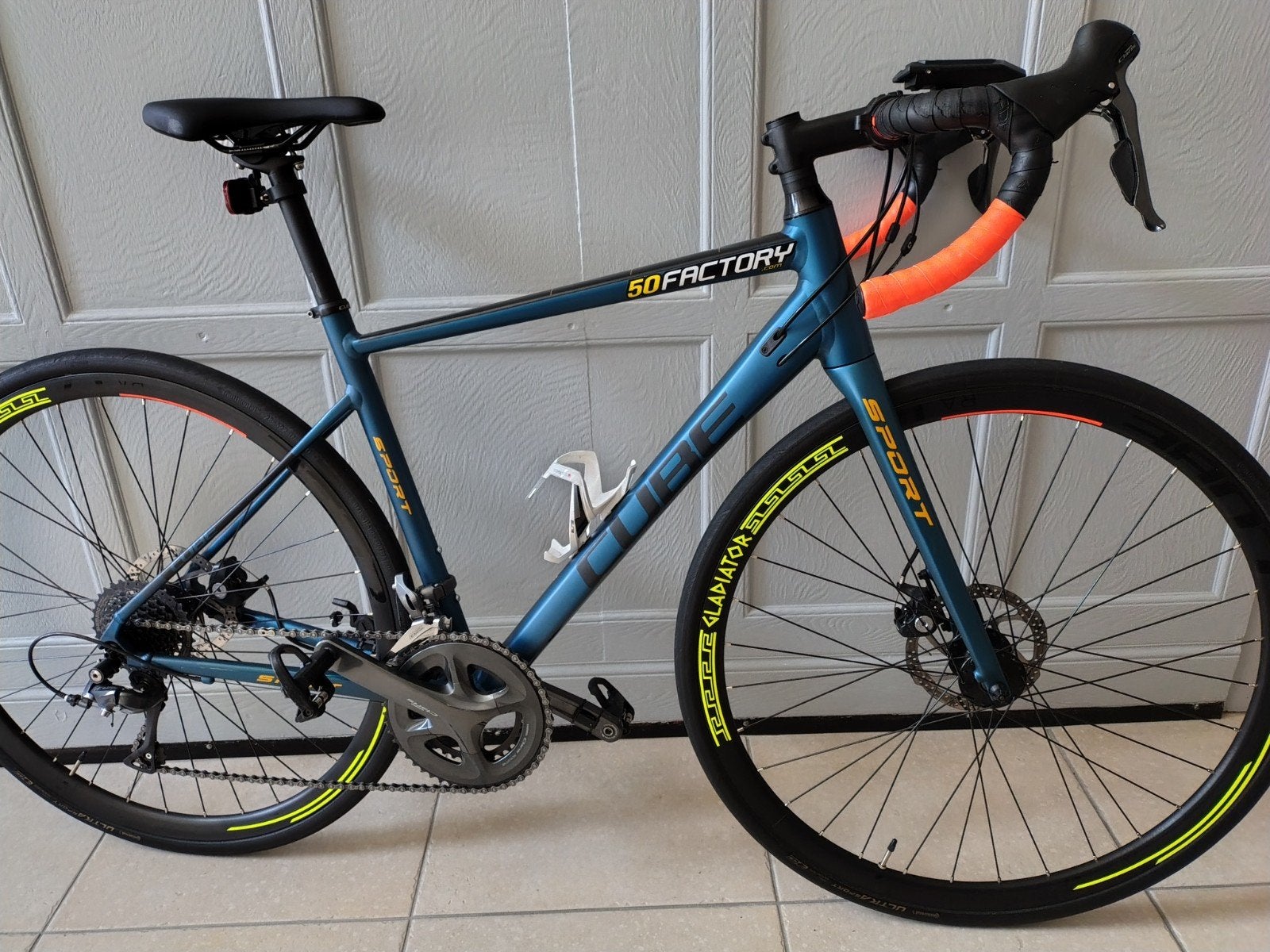 Super vélo, marque CUBE., Vélos & Vélomoteurs, Enlèvement