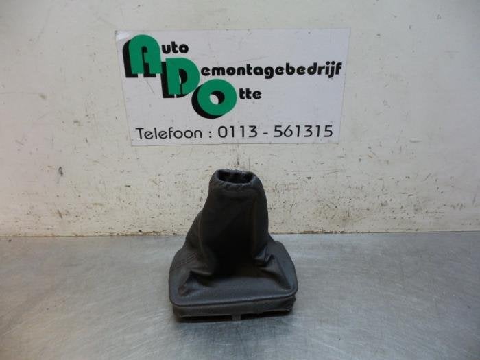 Enveloppe levier de vitesse d'un Peugeot 206, -, 3 mois de garantie, Utilisé, -