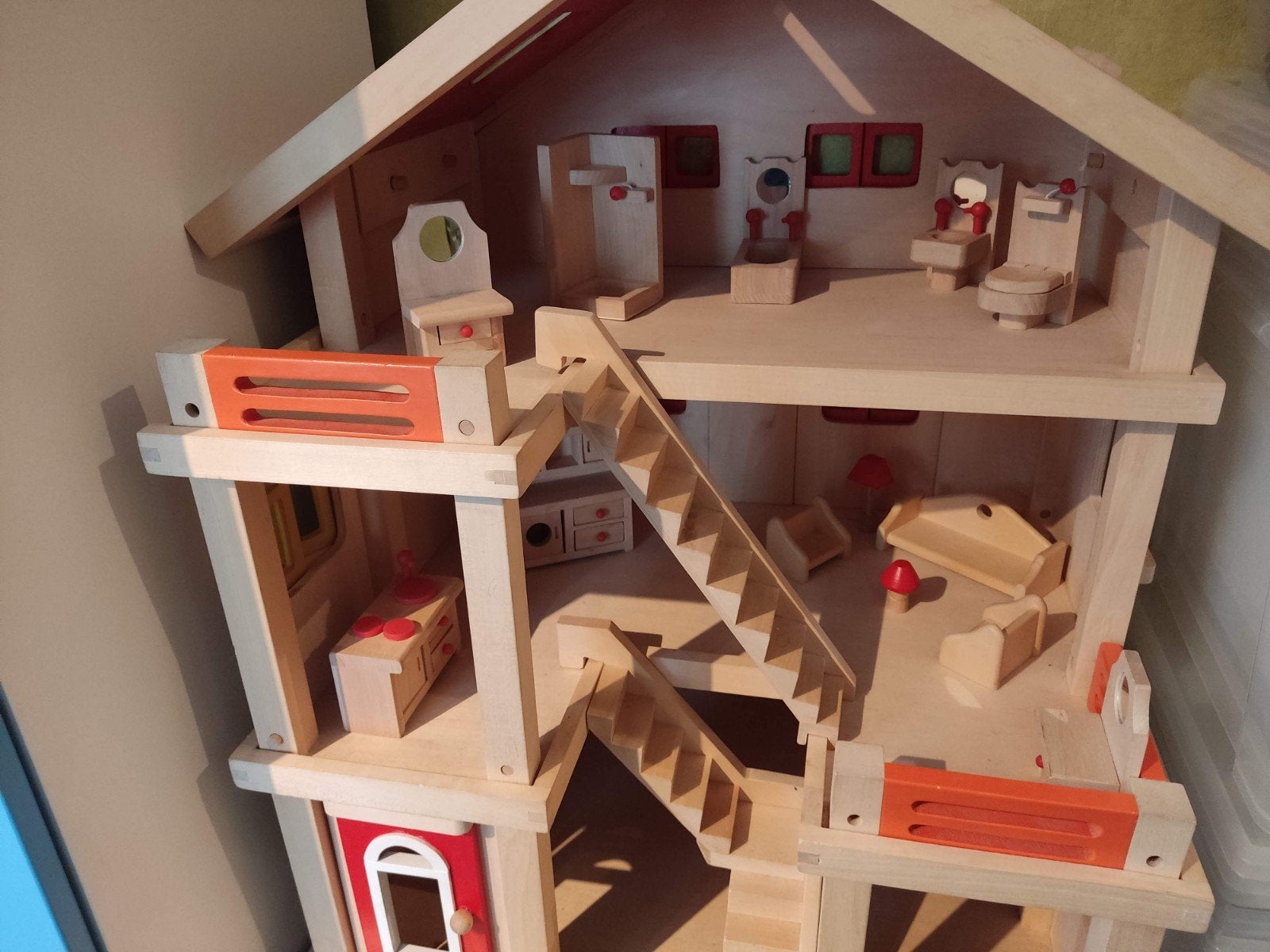 Xxl houten poppenhuis met toebehoren, Kinderen en Baby's, Speelgoed | Poppenhuizen, Ophalen, Poppenhuis
