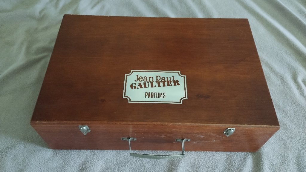 Houten koffer Jean Paul Gaultier Parfums, Enlèvement ou Envoi, Utilisé, Autres types