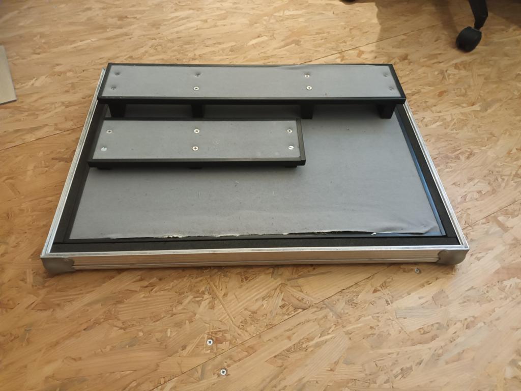 Moonspinner pedalboard, Musique & Instruments, Effets, Enlèvement