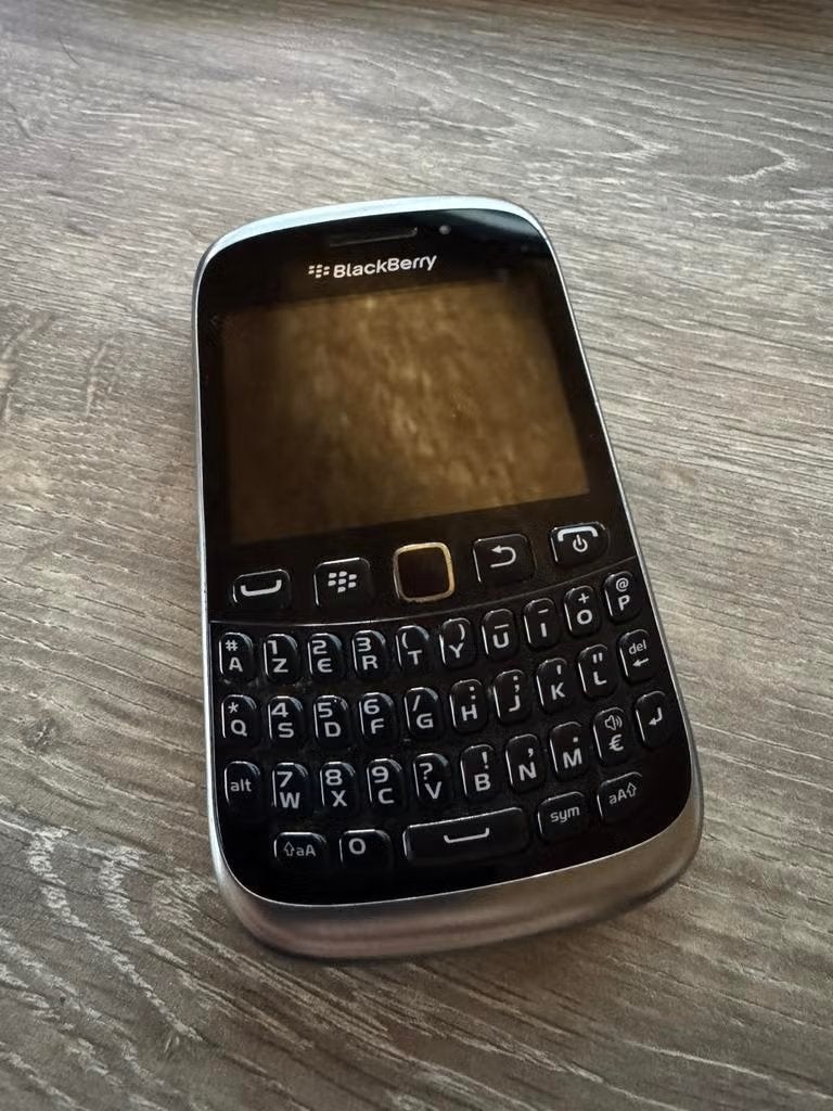 BlackBerry 9320 met nieuwe batterij, Telecommunicatie, Mobiele telefoons | Blackberry, Ophalen, Gebruikt