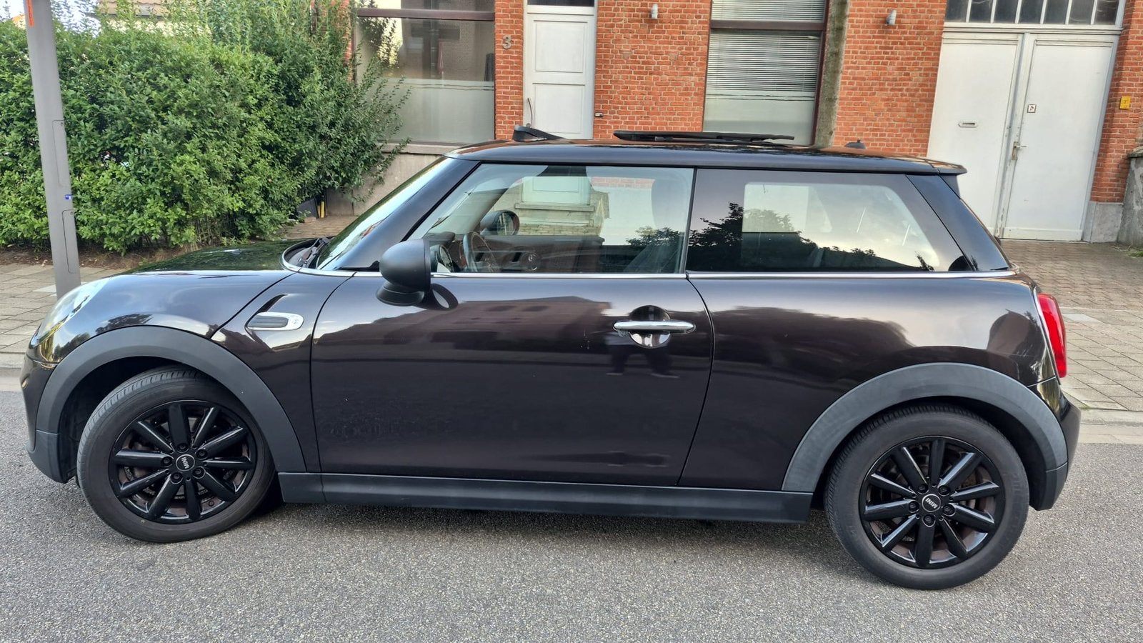Mini Cooper One 1.2 Benzine–12/2014–145.360 km–Gekeurd, Auto's, Stof, https://public.car-pass.be/vhr/52821898-d606-4c31-ad2a-e64faa445e6d