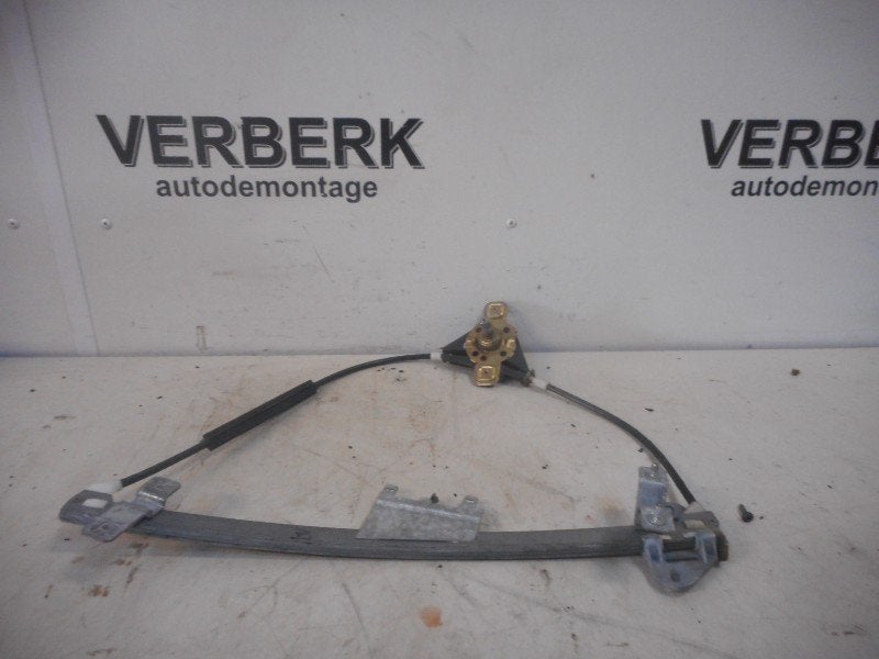 VITRE MECANISME MANUAL AVANT GAUCHE Volvo 440 (464709), Info@volvocars.com, Volvo Car Germany GmbH, Siegburger Straße 229
50679  Köln, DE