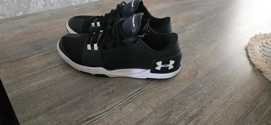 Chaussures de sport Under Armour taille 45, Vêtements | Hommes, Chaussures, Under Armour, Comme neuf, Enlèvement, Chaussures de sport