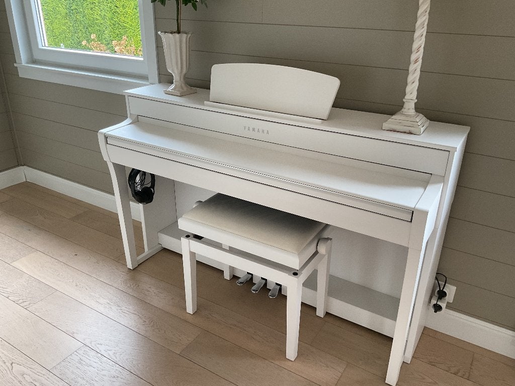 Yamaha Clavinova CLP-735 + banquette + casque, Musique & Instruments, Pianos, Comme neuf, Digital, Enlèvement, Piano