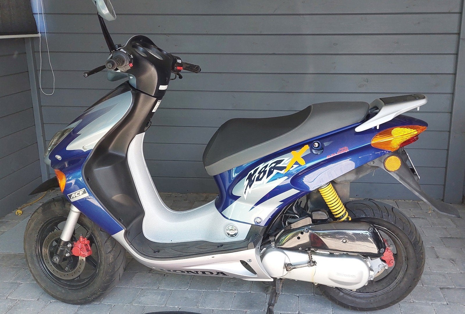 Honda x8r B klasse, Enlèvement