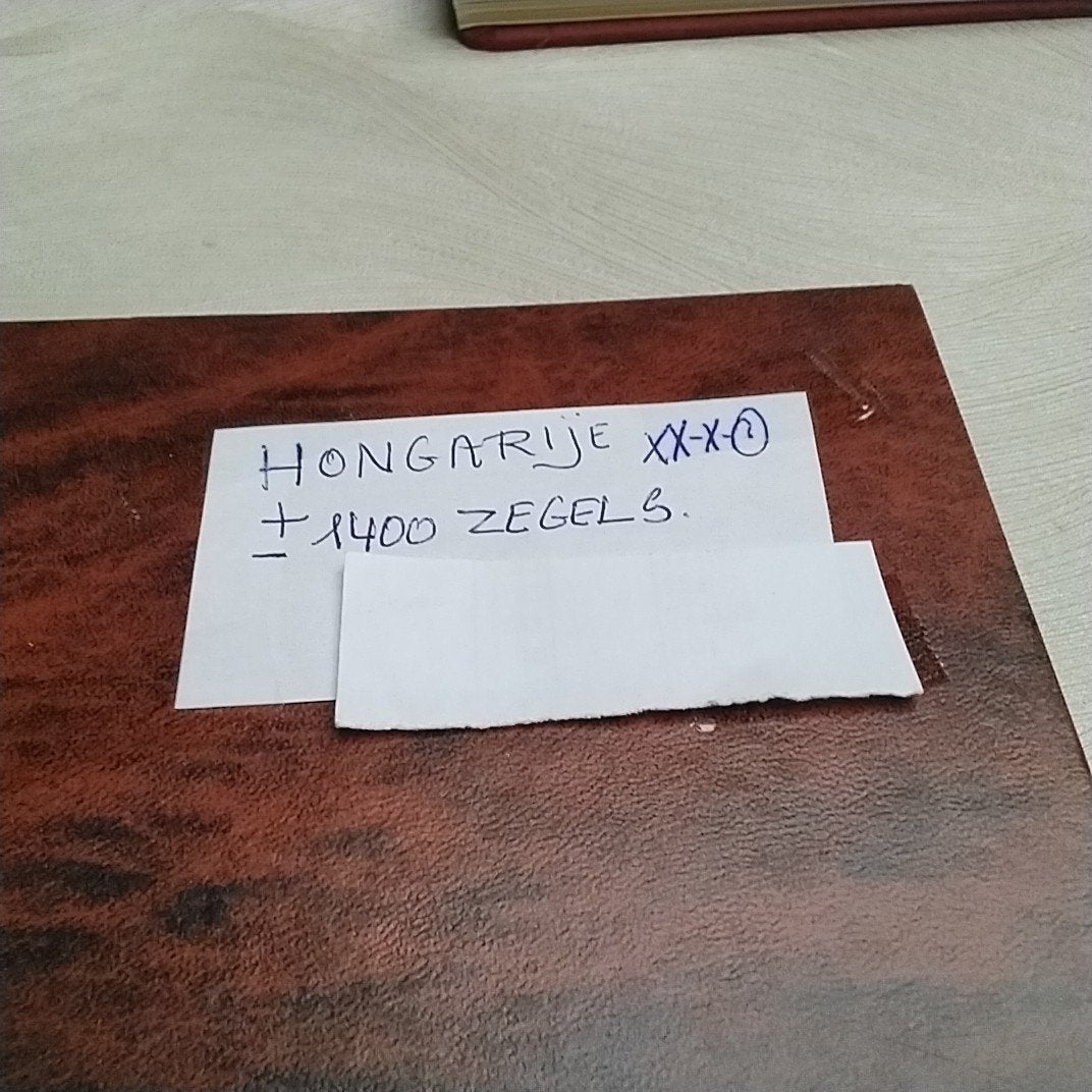 HONGARIJE  XX-X-GEST met 1400 zegels in insteekboek, Ophalen of Verzenden