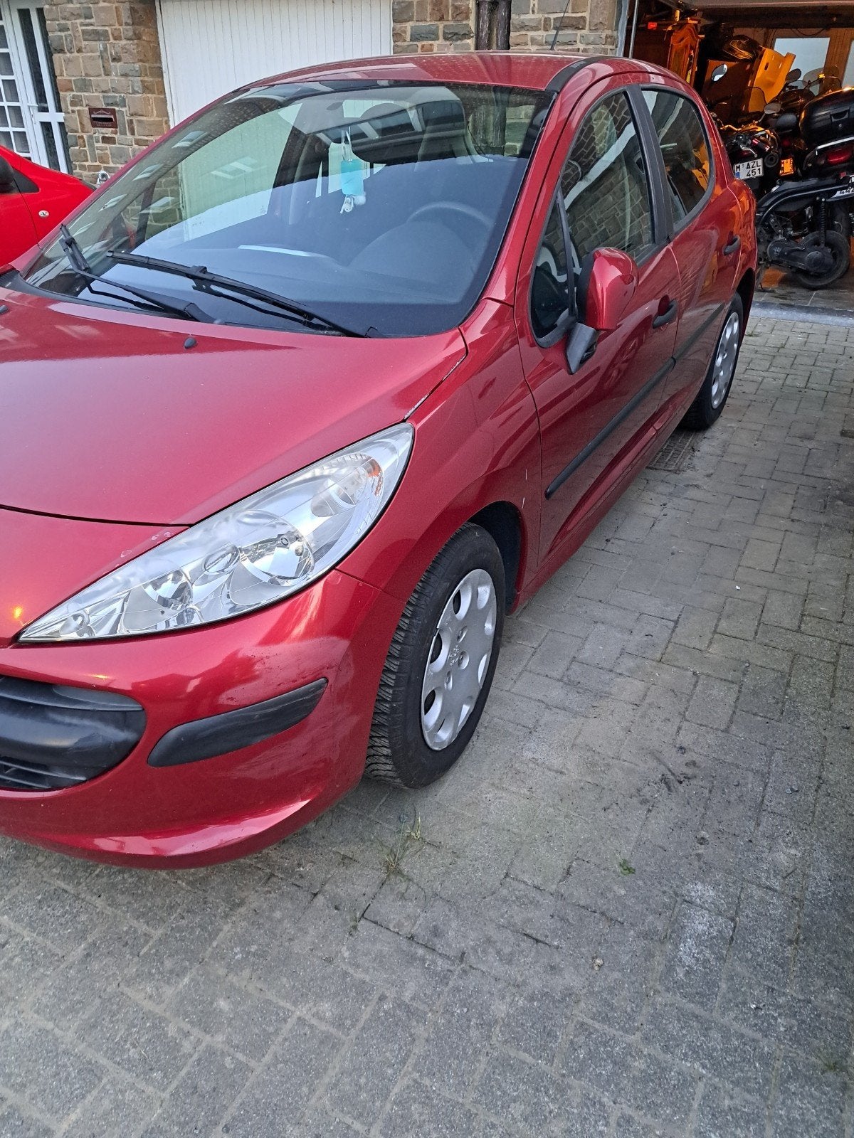 vend ou échange: peugeot 207 et golf 4 break, bien lire, Auto's, Voorwielaandrijving, 1360 cc, Zwart, 4 cilinders
