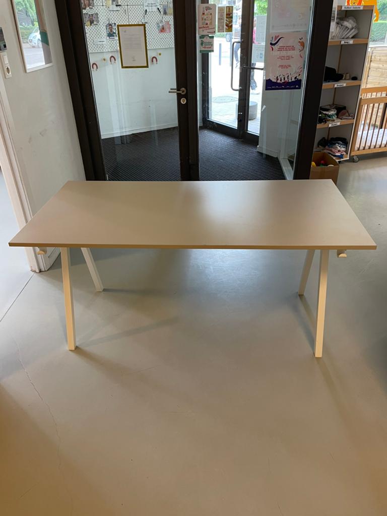 Trotten Ikea bureau 80 x 160, Ophalen, Zo goed als nieuw, IKEA, Beige