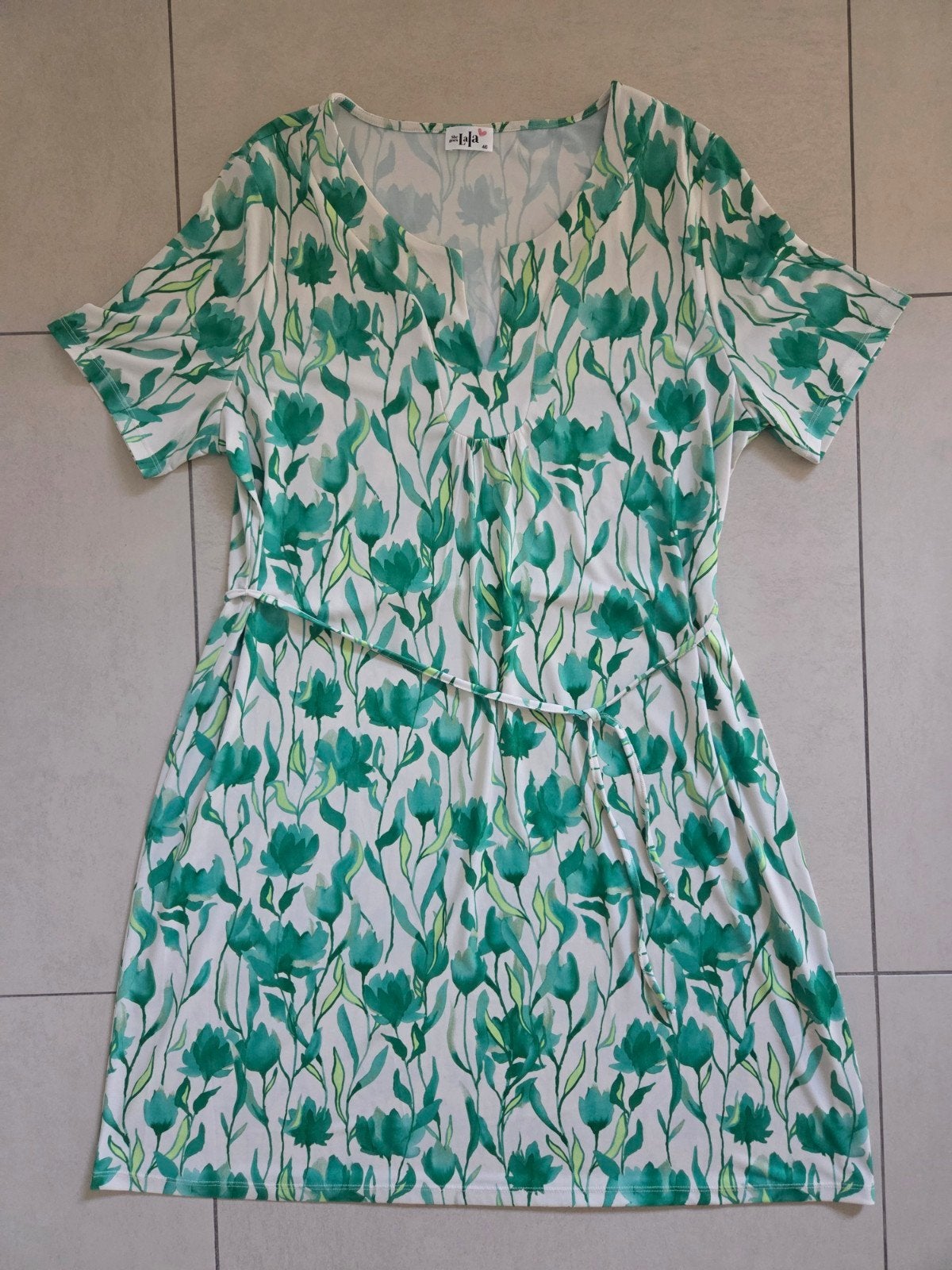 She Goes LaLa bloemenjurk groen wit met strikceintuur maat 4, She goes lala, Maat 46/48 (XL) of groter, Ophalen of Verzenden, Zo goed als nieuw